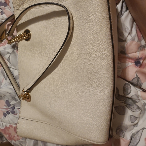 Coach purse - Picture 4 of 4